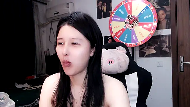 Snapshot of candy_cola chatting on February 22, 12:49 am candy cola online show from February 22, 12:49 am