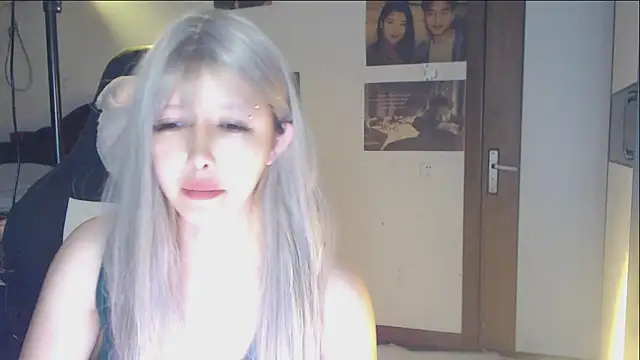Snapshot of candy_cola chatting on September 18, 6:04 am candy cola online show from September 18, 6:04 am