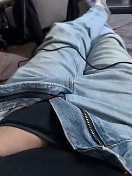 Snapshot of adam123456654321 chatting on December 15, 1:22 pm adam123456654321 online show from December 15, 1:22 pm