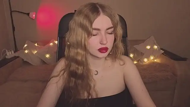 Snapshot of ViolettaLopez chatting on February 14, 3:09 pm ViolettaLopez online show from February 14, 3:09 pm