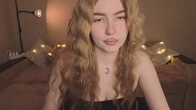 Snapshot of ViolettaLopez chatting on February 22, 6:06 pm ViolettaLopez online show from February 22, 6:06 pm