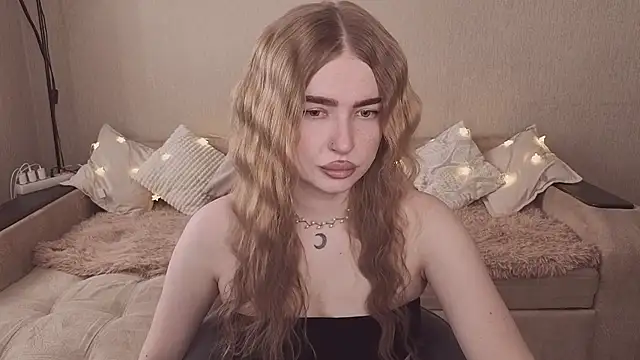 Snapshot of ViolettaLopez chatting on March 27, 12:16 pm ViolettaLopez online show from March 27, 12:16 pm