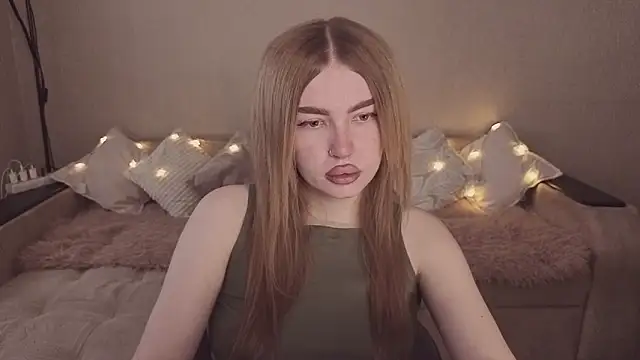 Snapshot of ViolettaLopez chatting on April 2, 2:26 pm ViolettaLopez online show from April 2, 2:26 pm