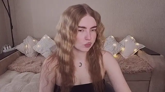 Snapshot of ViolettaLopez chatting on April 21, 12:33 pm ViolettaLopez online show from April 21, 12:33 pm