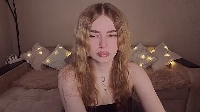 Snapshot of ViolettaLopez chatting on April 22, 2:51 pm ViolettaLopez online show from April 22, 2:51 pm