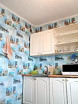Amy August online show from December 14, 7:51 am