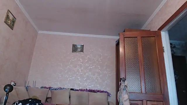 Amy August online show from January 18, 9:46 am