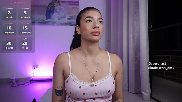 Snapshot of Veronica_ar chatting on October 31, 3:07 am Veronica ar online show from October 31, 3:07 am