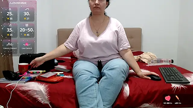 Snapshot of BBW_MILF_4U chatting on October 15, 6:35 am BBW MILF 4U online show from October 15, 6:35 am