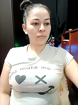 mayhott2 online show from December 19, 11:46 pm