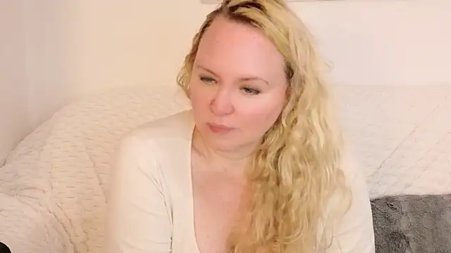 Sarah4you online show from November 26, 9:38 pm