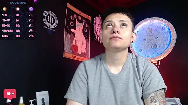 girl intense444 online show from July 5, 1:07 pm