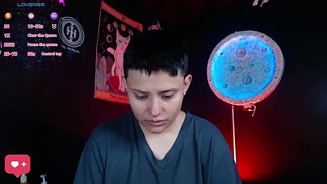 girl intense444 online show from July 21, 1:35 pm