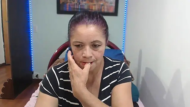 Snapshot of sexytitshot126 chatting on November 29, 3:31 am sexytitshot126 online show from November 29, 3:31 am