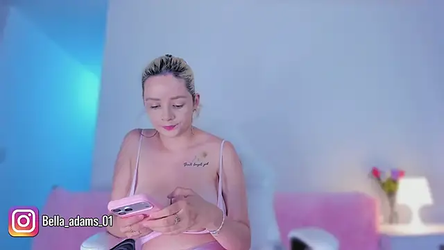 Snapshot of bella_adams_ chatting on November 3, 12:02 am bella adams online show from November 3, 12:02 am
