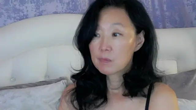Asian legs online show from August 9, 9:36 am