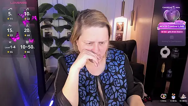 ScarlettSoft online show from May 11, 5:35 am