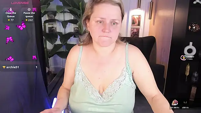 ScarlettSoft online show from May 15, 5:47 am
