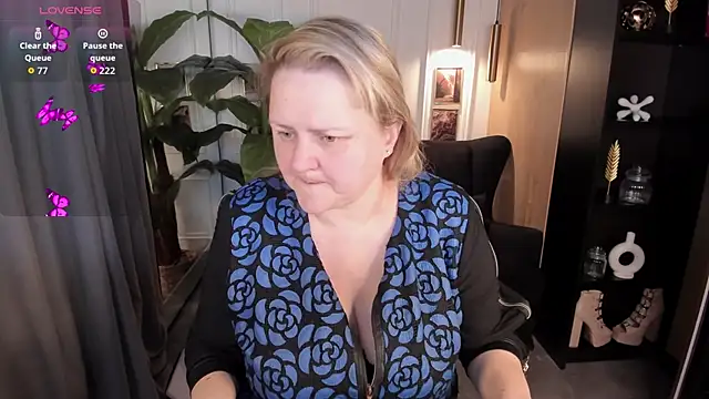 ScarlettSoft online show from June 2, 6:04 am