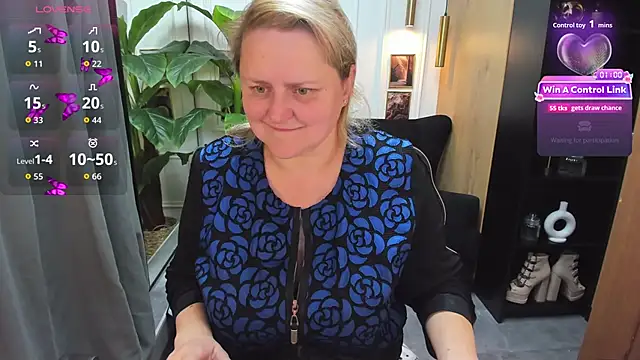 ScarlettSoft online show from June 11, 5:49 am