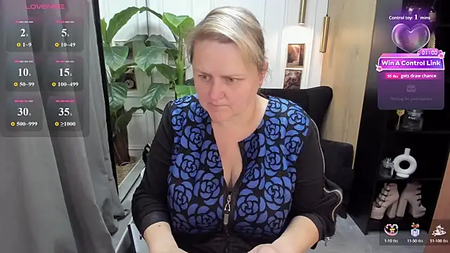 ScarlettSoft online show from June 19, 5:45 am