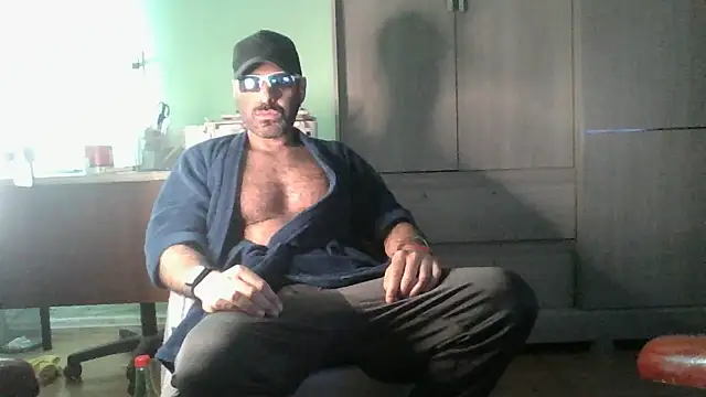 Snapshot of MILITARS chatting on July 9, 11:31 pm MILITARS online show from July 9, 11:31 pm