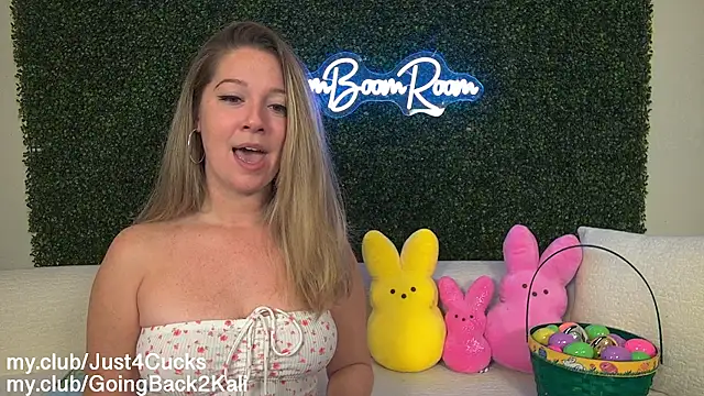 Snapshot of boomboomr00m chatting on April 4, 2:32 am boomboomr00m online show from April 4, 2:32 am
