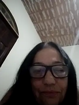 Snapshot of catdool chatting on February 17, 1:04 am catdool online show from February 17, 1:04 am