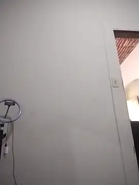 Snapshot of catdool chatting on March 11, 10:07 am catdool online show from March 11, 10:07 am