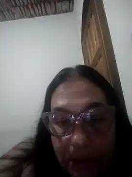 Snapshot of catdool chatting on December 15, 1:54 am catdool online show from December 15, 1:54 am