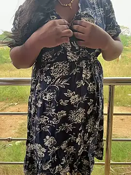 Snapshot of Dhiyapink chatting on January 16, 8:22 am Dhiyapink online show from January 16, 8:22 am