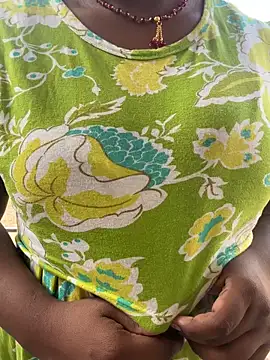 Snapshot of Dhiyapink chatting on February 4, 12:22 pm Dhiyapink online show from February 4, 12:22 pm