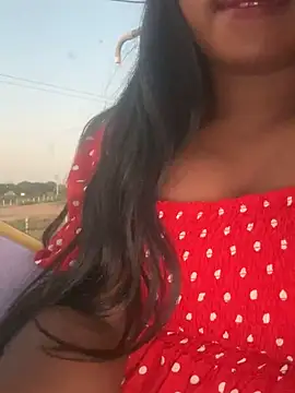 Snapshot of Dhiyapink chatting on February 14, 1:18 pm Dhiyapink online show from February 14, 1:18 pm