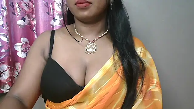 Snapshot of Dhiyapink chatting on September 12, 5:18 am Dhiyapink online show from September 12, 5:18 am