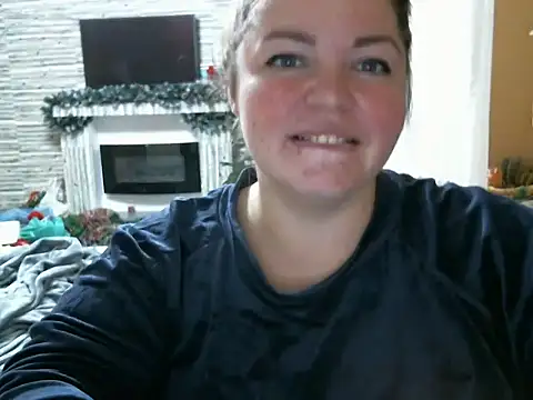 Snapshot of cute__cherry chatting on December 12, 10:20 pm cute cherry online show from December 12, 10:20 pm