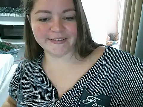 Snapshot of cute__cherry chatting on December 13, 1:01 pm cute cherry online show from December 13, 1:01 pm