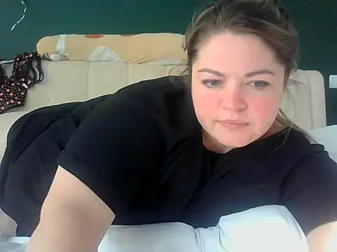 cute  cherry online show from July 28, 3:21 pm