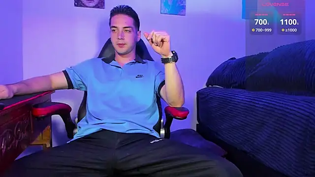 Alex smith00 online show from December 13, 12:53 am