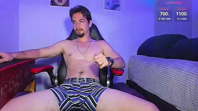 Alex smith00 online show from February 12, 5:26 am