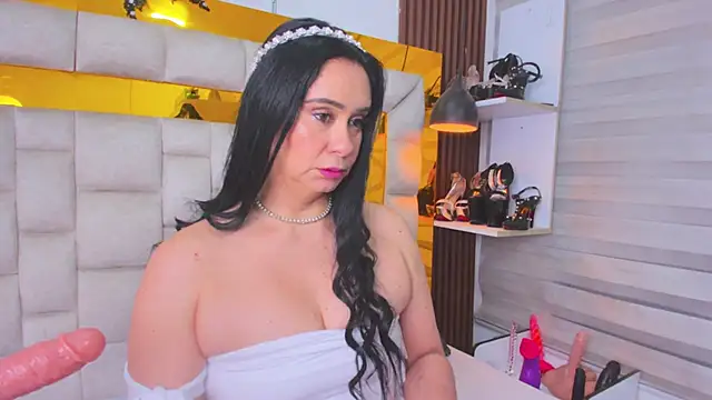 bigass monic online show from November 6, 2:12 am