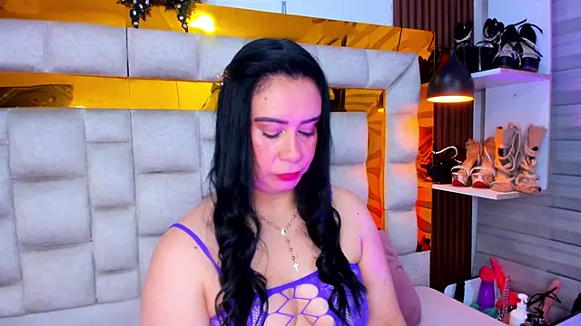 bigass monic online show from June 15, 2:14 am