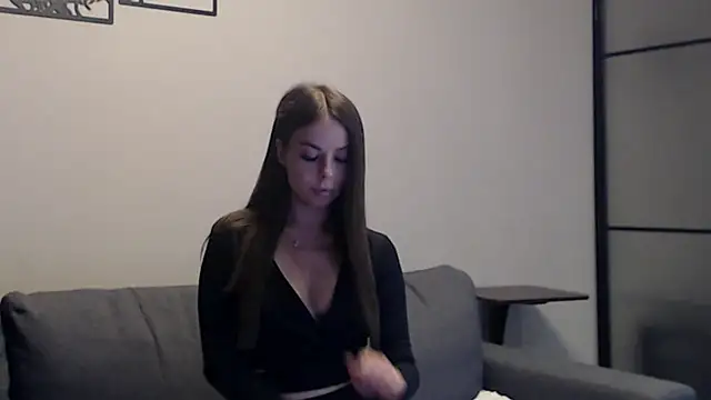 Melanie Scott Richerds online show from September 26, 9:08 pm