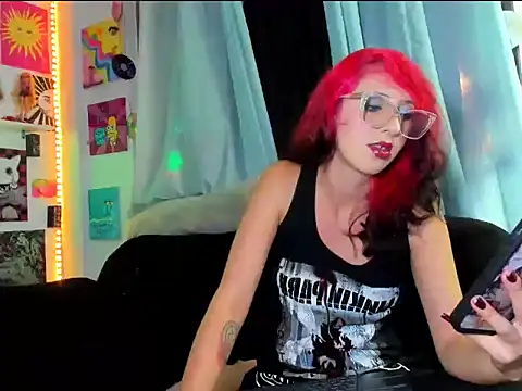 Snapshot of Cherrypieuwu chatting on July 12, 3:52 am Cherrypieuwu online show from July 12, 3:52 am