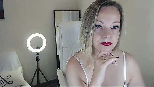 Snapshot of Tilly_Eliot chatting on January 30, 4:24 pm Tilly Eliot online show from January 30, 4:24 pm