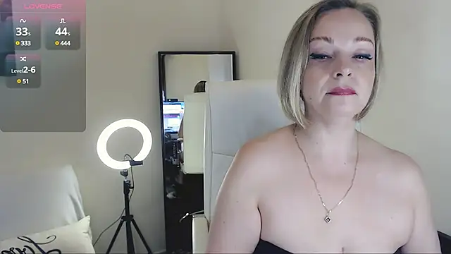 Snapshot of Tilly_Eliot chatting on February 15, 9:26 pm Tilly Eliot online show from February 15, 9:26 pm