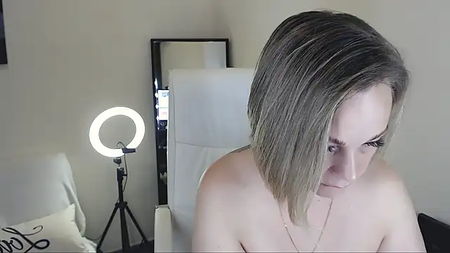 Snapshot of Tilly_Eliot chatting on February 17, 2:04 pm Tilly Eliot online show from February 17, 2:04 pm