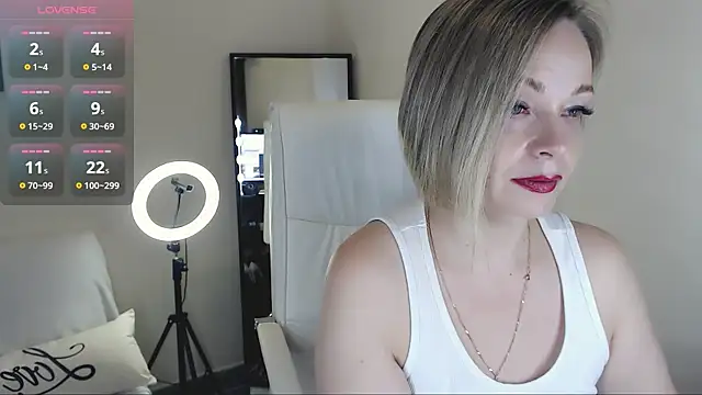 Snapshot of Tilly_Eliot chatting on February 18, 4:16 pm Tilly Eliot online show from February 18, 4:16 pm