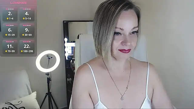 Snapshot of Tilly_Eliot chatting on February 20, 4:46 pm Tilly Eliot online show from February 20, 4:46 pm