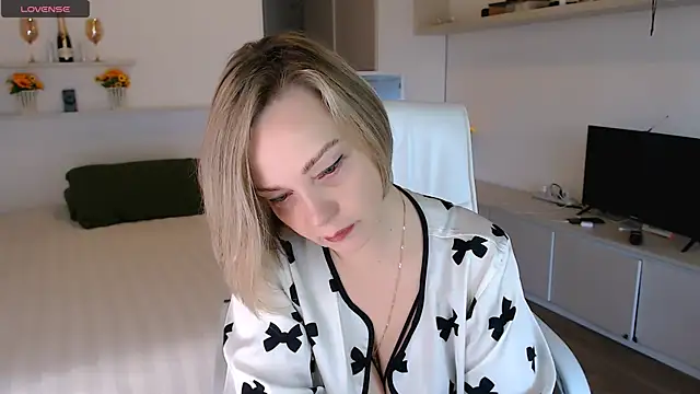 Snapshot of Tilly_Eliot chatting on September 24, 1:58 pm Tilly Eliot online show from September 24, 1:58 pm