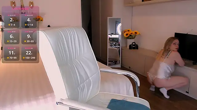 Snapshot of Tilly_Eliot chatting on October 5, 7:01 pm Tilly Eliot online show from October 5, 7:01 pm